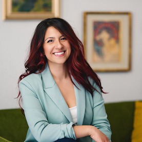 Female Agent Near Me - Aslim Zrinsky